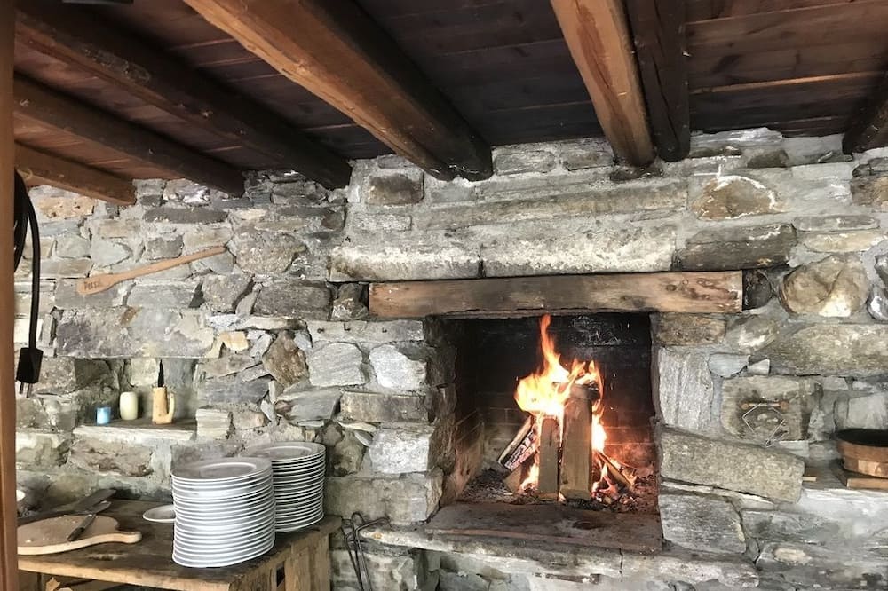 Adhhoc Hotel