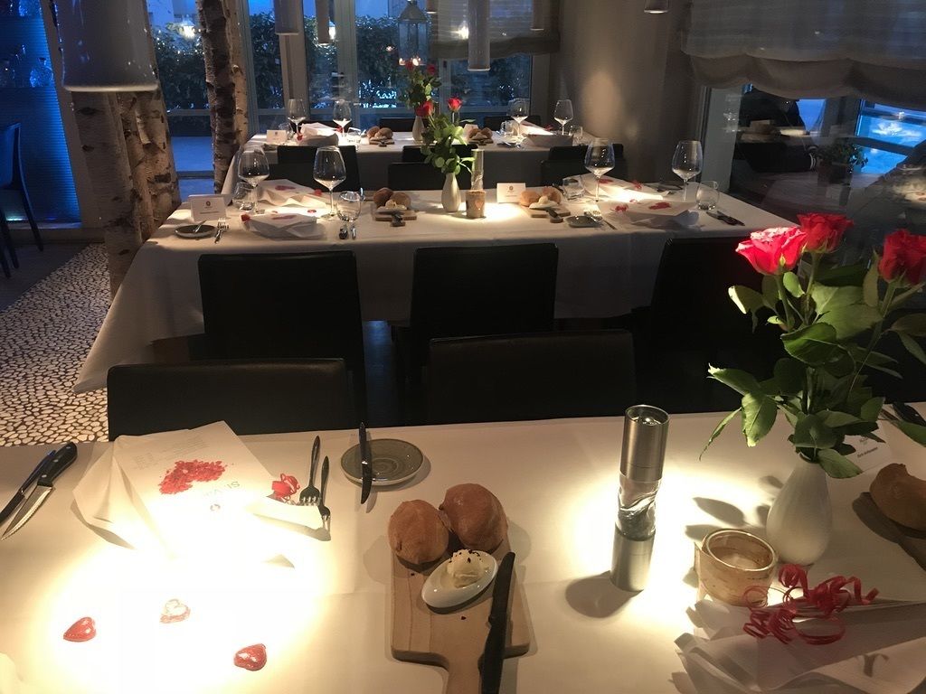 3 restaurants, international cuisine