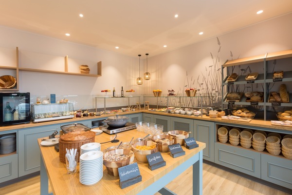 Free daily buffet breakfast