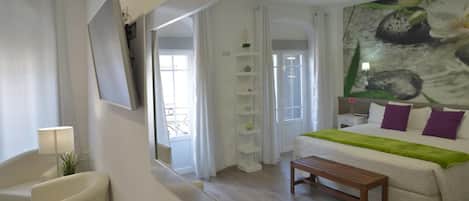 Caja de seguridad en la habitación y escritorio