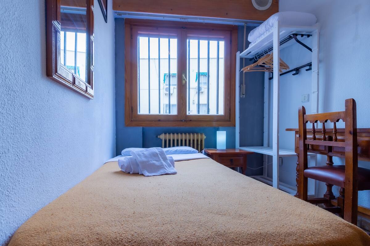 Wi-Fi de cortesia, roupa de cama