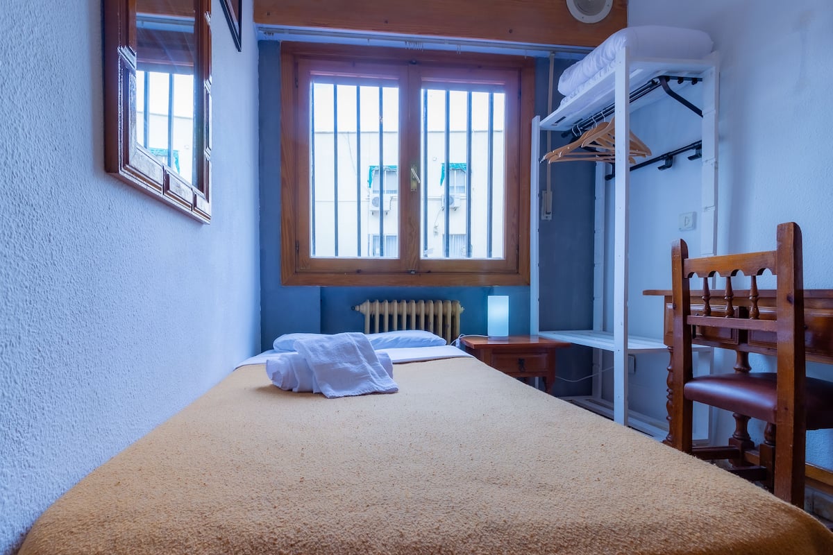 Wi-Fi de cortesia, roupa de cama