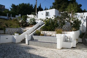 Family Villa, 5 Bedrooms, Non Smoking, Sea View | Terrace/patio - Villa Ambre (La Marsa)