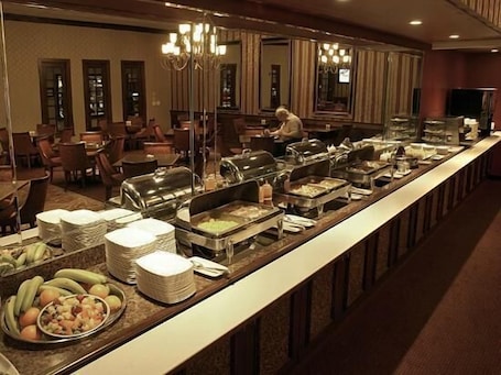 Free daily continental breakfast . Salvatores Grand Hotel