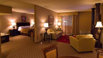Royal Suite, 1 King Bed, Non-Smoking | In-room safe, desk, laptop workspace, soundproofing