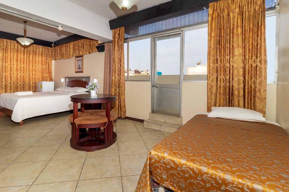 1 bedroom, down comforters, iron/ironing board, free WiFi