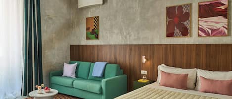 Extra Large Studio with Kitchenette and Sofa Bed