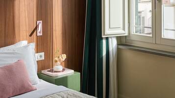 Habitación estándar | Ropa de cama de alta calidad, colchones viscoelásticos, caja fuerte