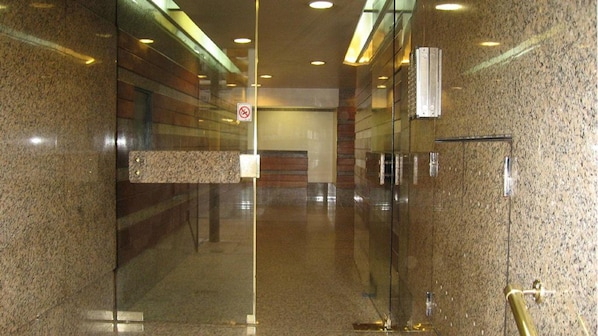 Property entrance - Cordoba Suites Recoleta (Buenos Aires)