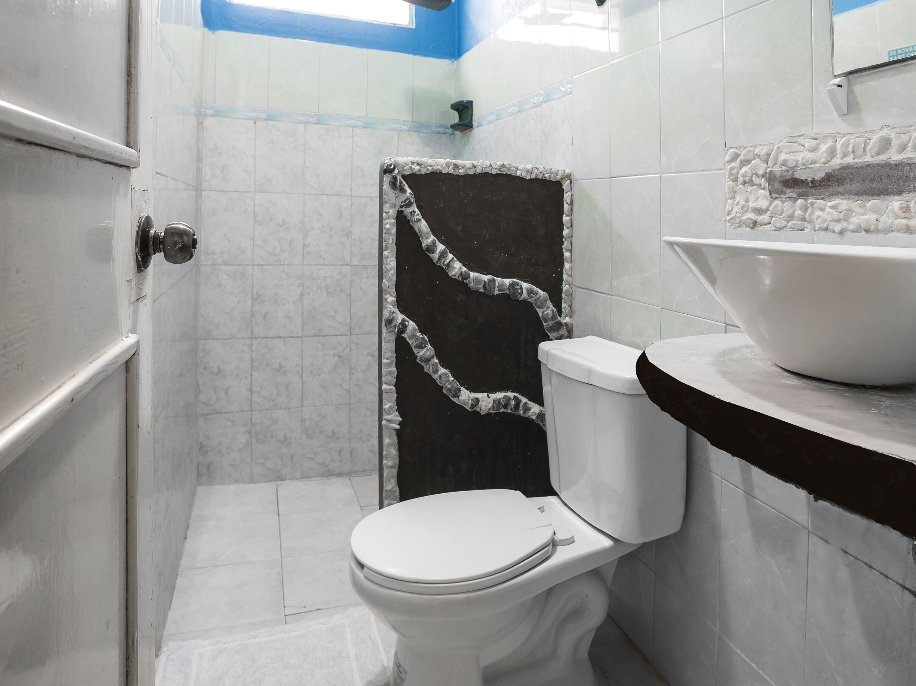 Standard Room, 2 Double Beds | Bathroom | Shower, free toiletries, hair dryer, towels