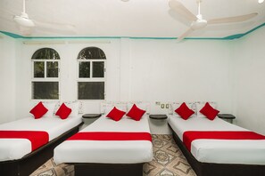 Family Room | Iron/ironing board, free WiFi, bed sheets - Hotel América (Bacalar)