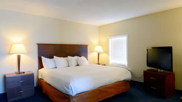 Suíte luxo, 1 quarto, sacada, vista para o oceano | Cortinas blackout, ferros/tábuas de passar roupa, berços grátis