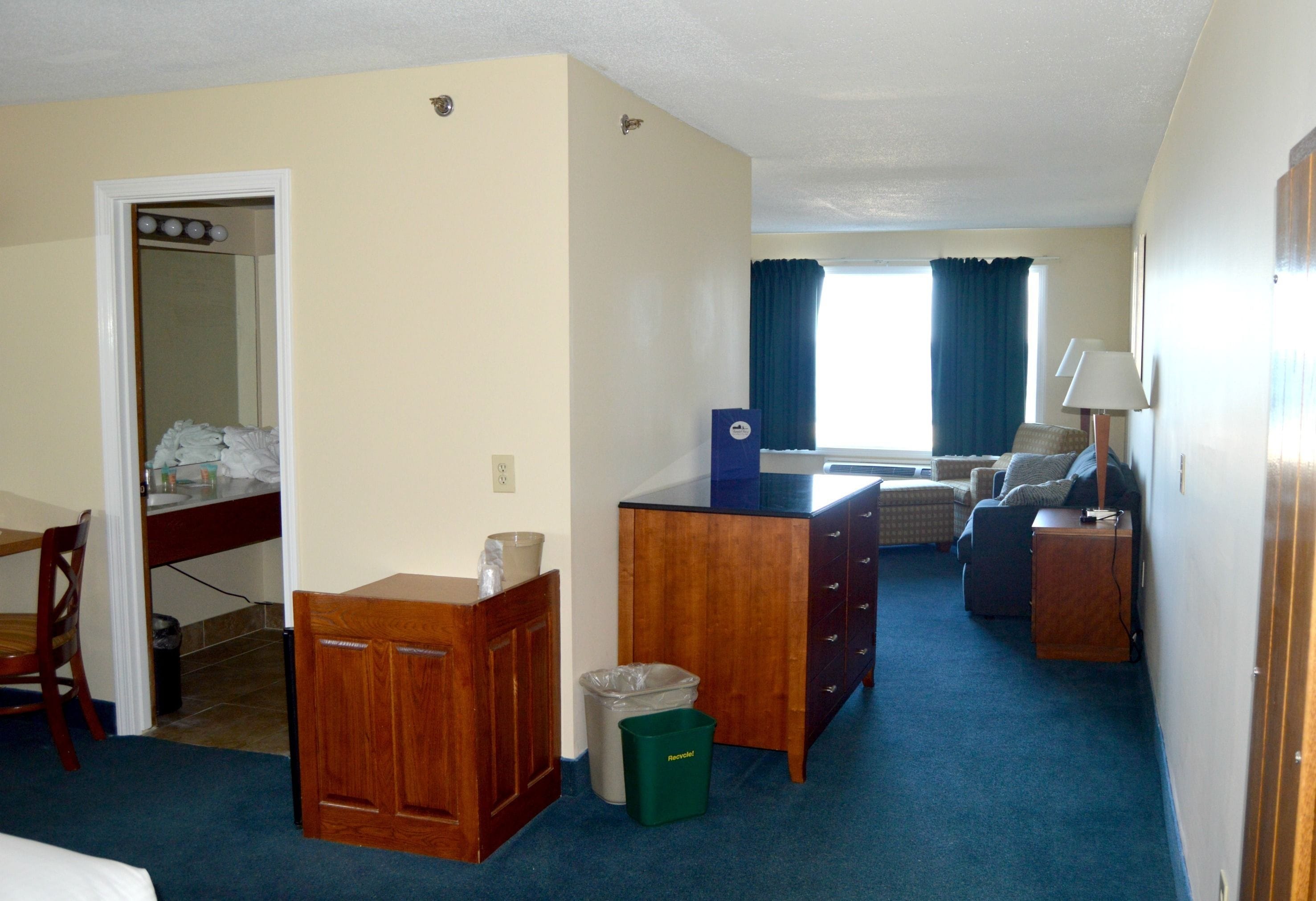 deluxe suite, 1 bedroom, balcony, ocean view | blackout curtains, free cots/infant beds, free rollaway beds, free wifi