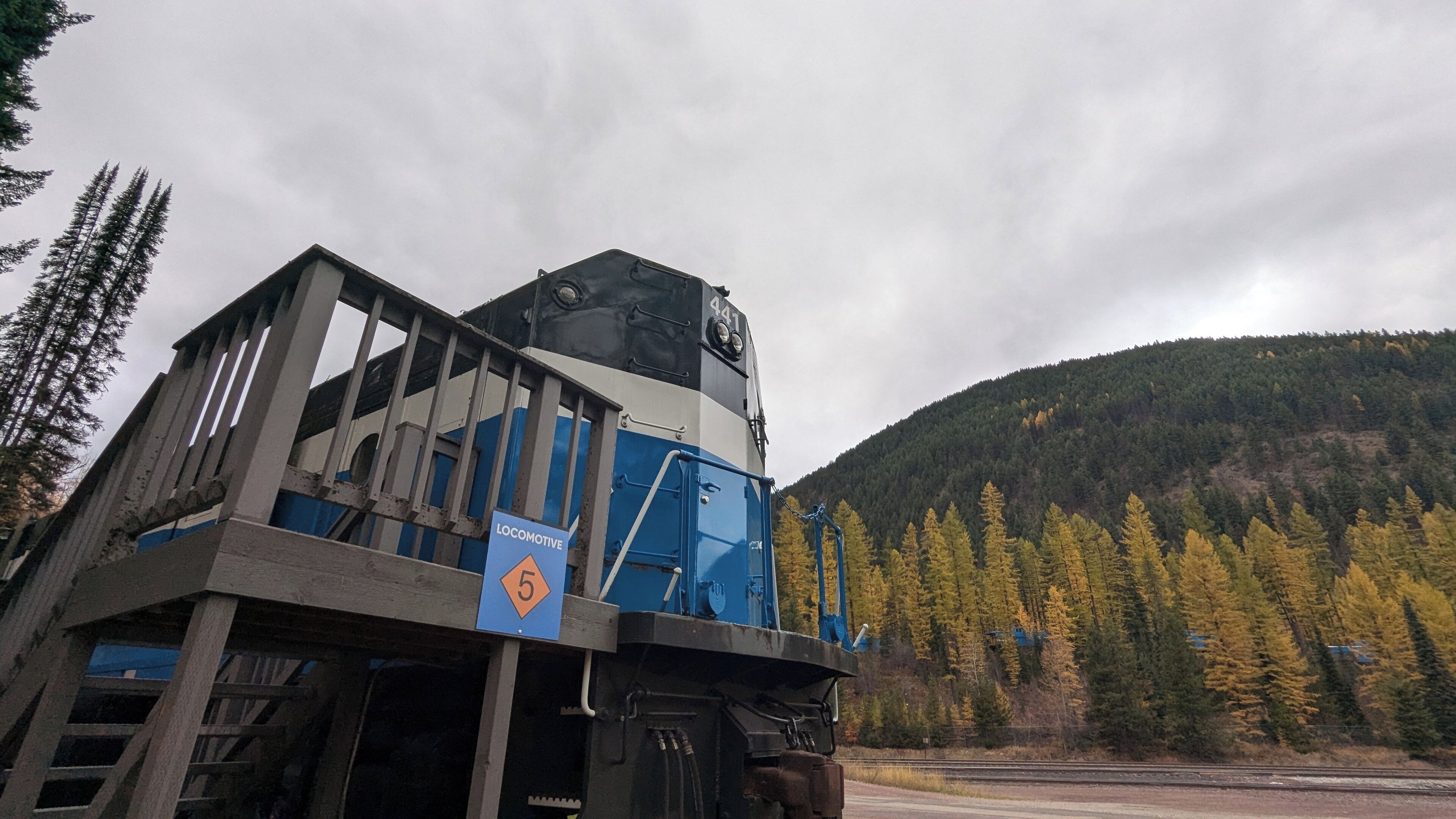 deluxe room, 1 king bed with sofa bed (great northern locomotive) | bathroom | shower, free toiletries, hair dryer, towels