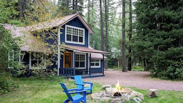 Room, Multiple Beds (Withrow House) | Iron/ironing board, free cribs/infant beds, free WiFi, bed sheets