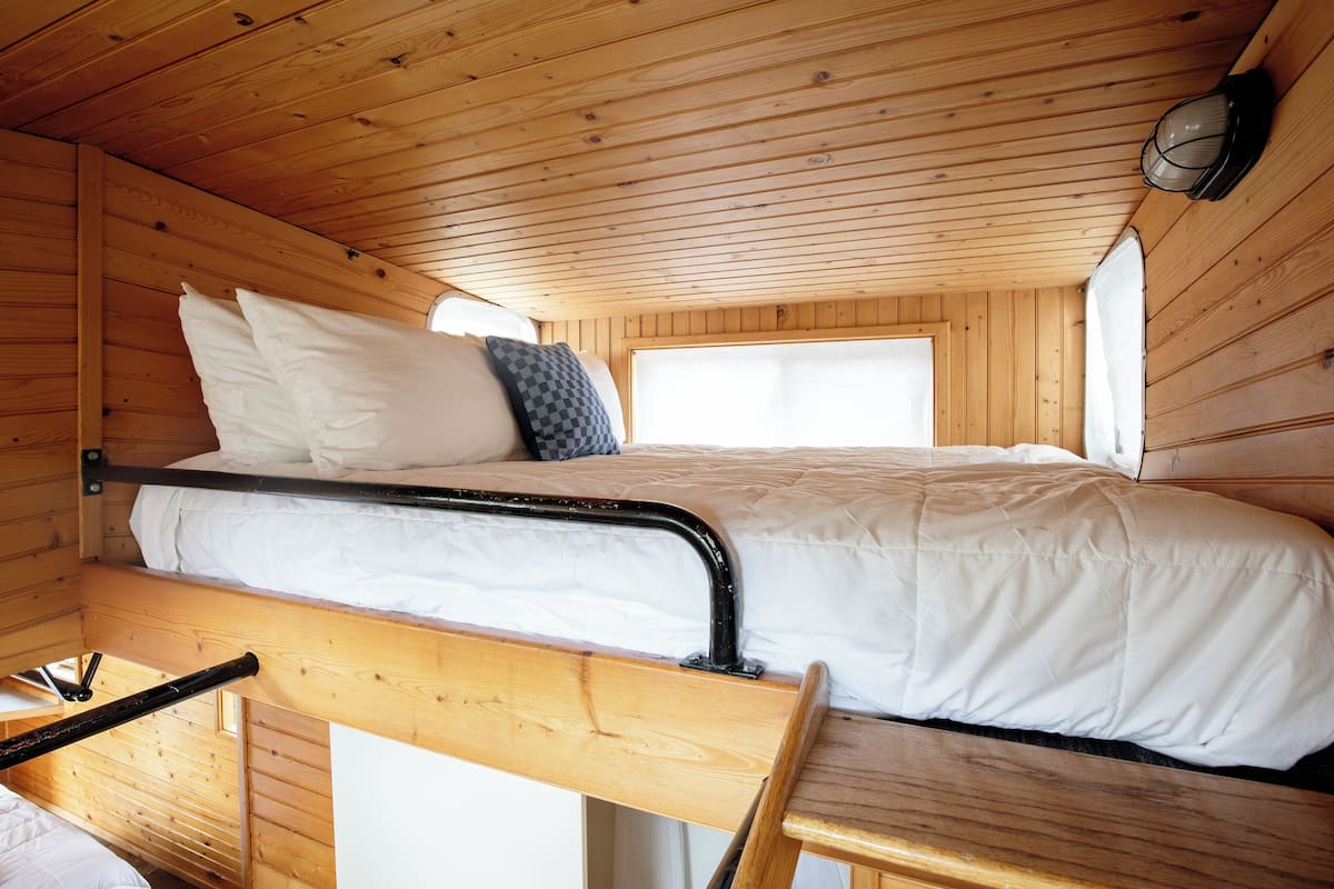 Deluxe-Zimmer, Mehrere Betten | Bügeleisen/Bügelbrett, kostenlose Babybetten, kostenloses WLAN