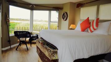 Romantic Room, 1 Queen Bed, Fireplace, River View