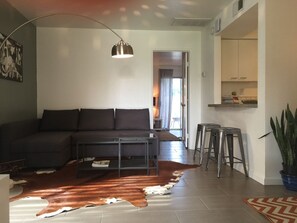 Flat-screen TV - Cozy Desert Getaway (Palm Springs)