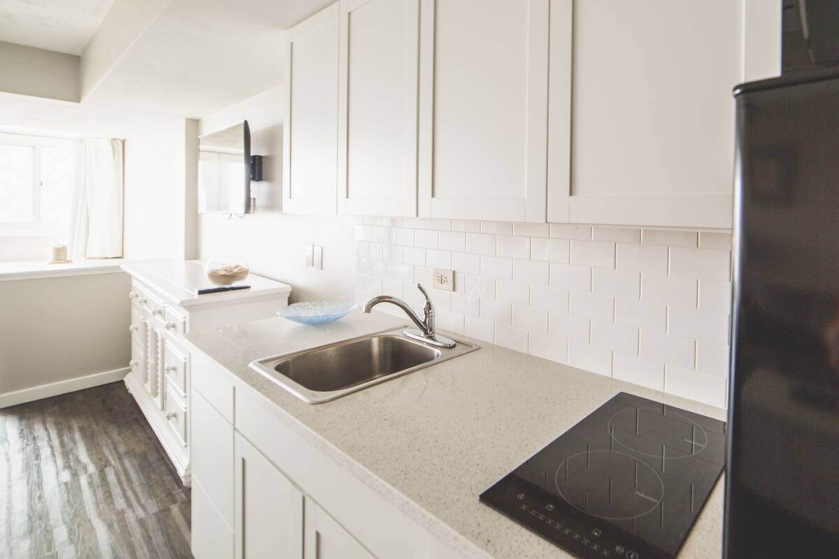 deluxe ocean view room, 1 king bed with sofa bed, non smoking | private kitchen | full-sized fridge, microwave, stovetop, coffee/tea maker