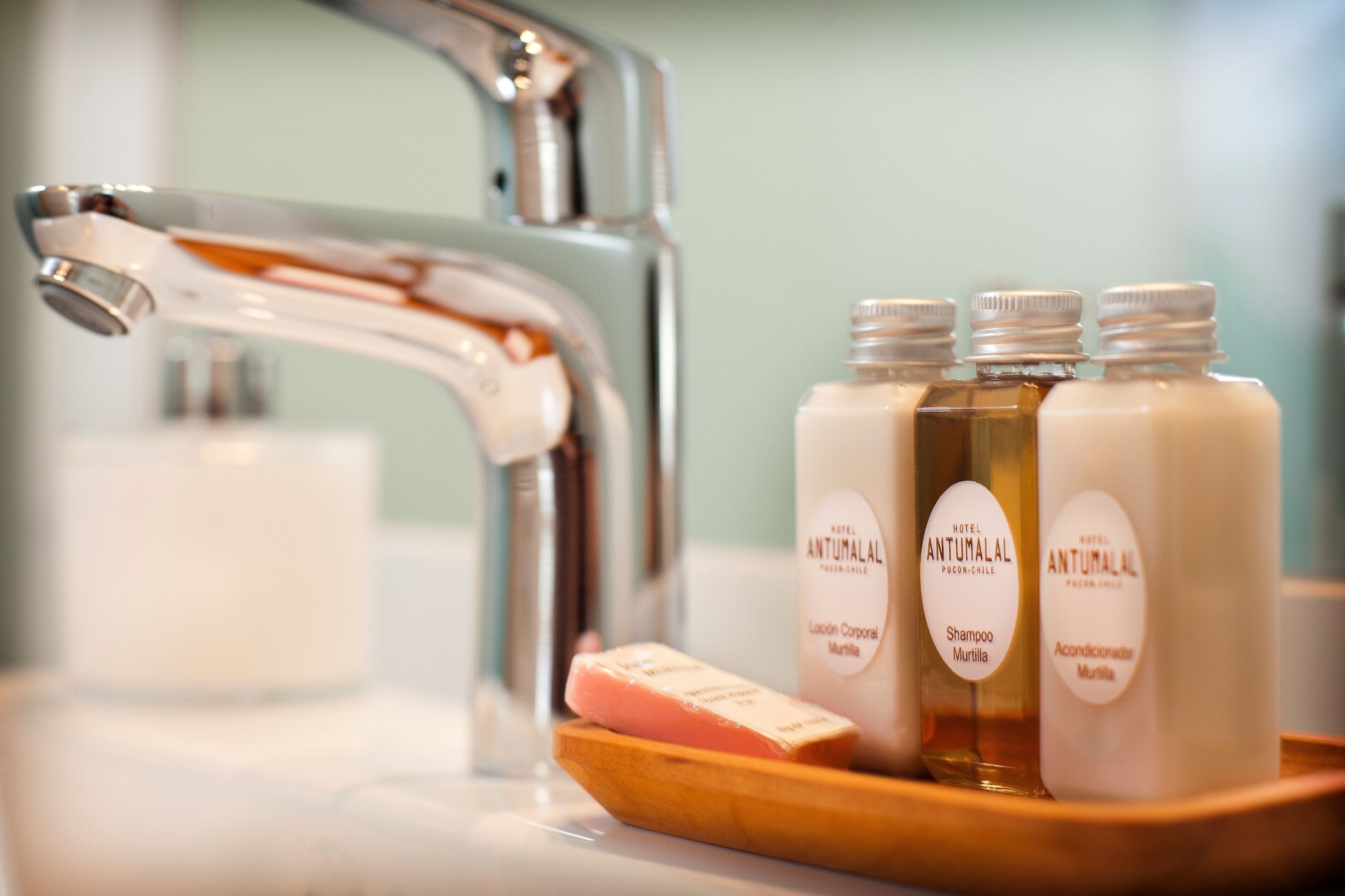 superior villa, 3 bedrooms, lake view | bathroom amenities | combined shower/bathtub, hair dryer, bathrobes, slippers