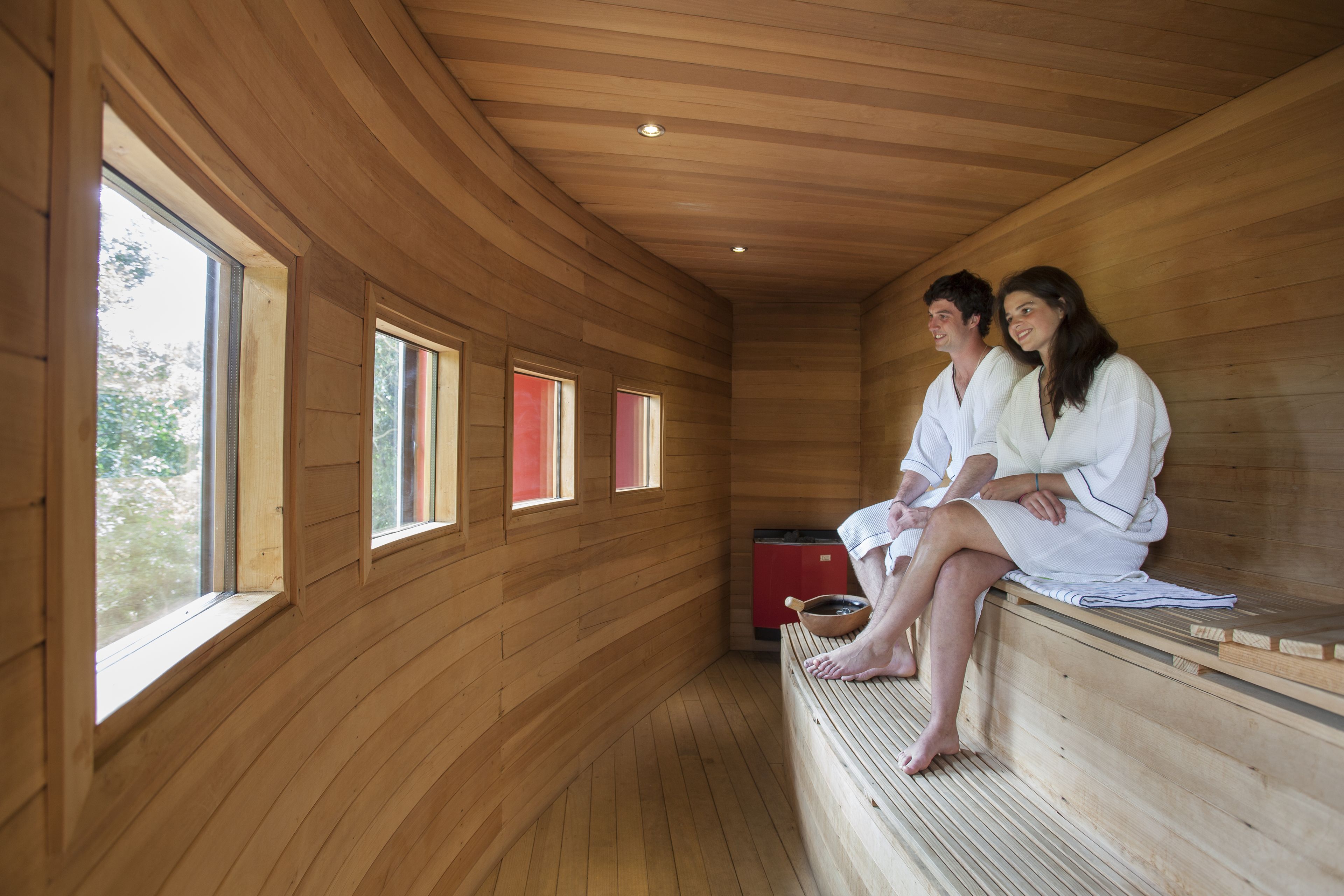 sauna, hot tub, hot stone massages, deep-tissue massages, thai massages