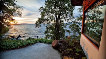 Superior Villa, 3 Bedrooms, Lake View | View from room