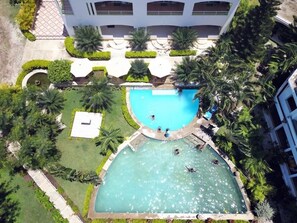 3 座室外游泳池