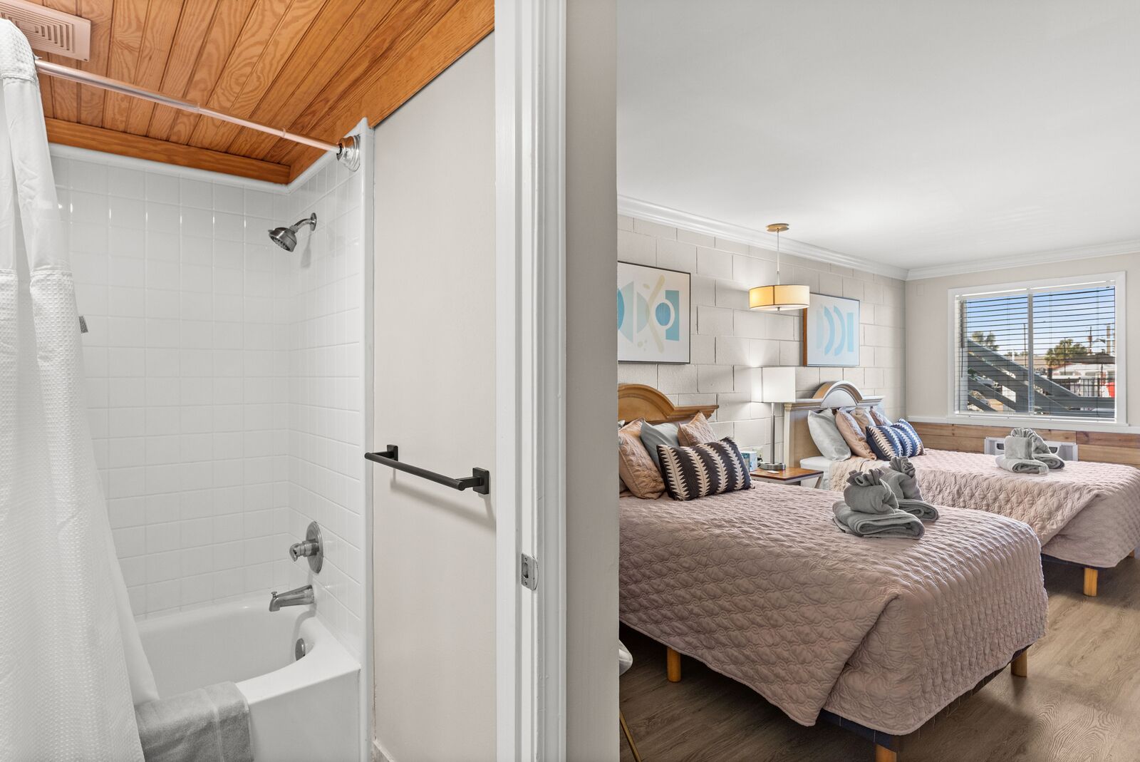 Double Room, 2 Katil Kelamin (Double), Non Smoking | Peralatan tempat tidur premium, dihias secara berasingan 