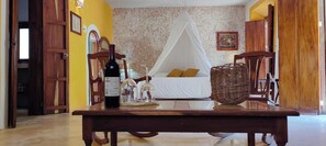 Junior Villa, 1 Queen Bed | Individually decorated, individually furnished, bed sheets - Hacienda San Francisco (Dzidzantun)