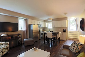 Suite Eksekutif, 1 kamar tidur, dapur | Area keluarga