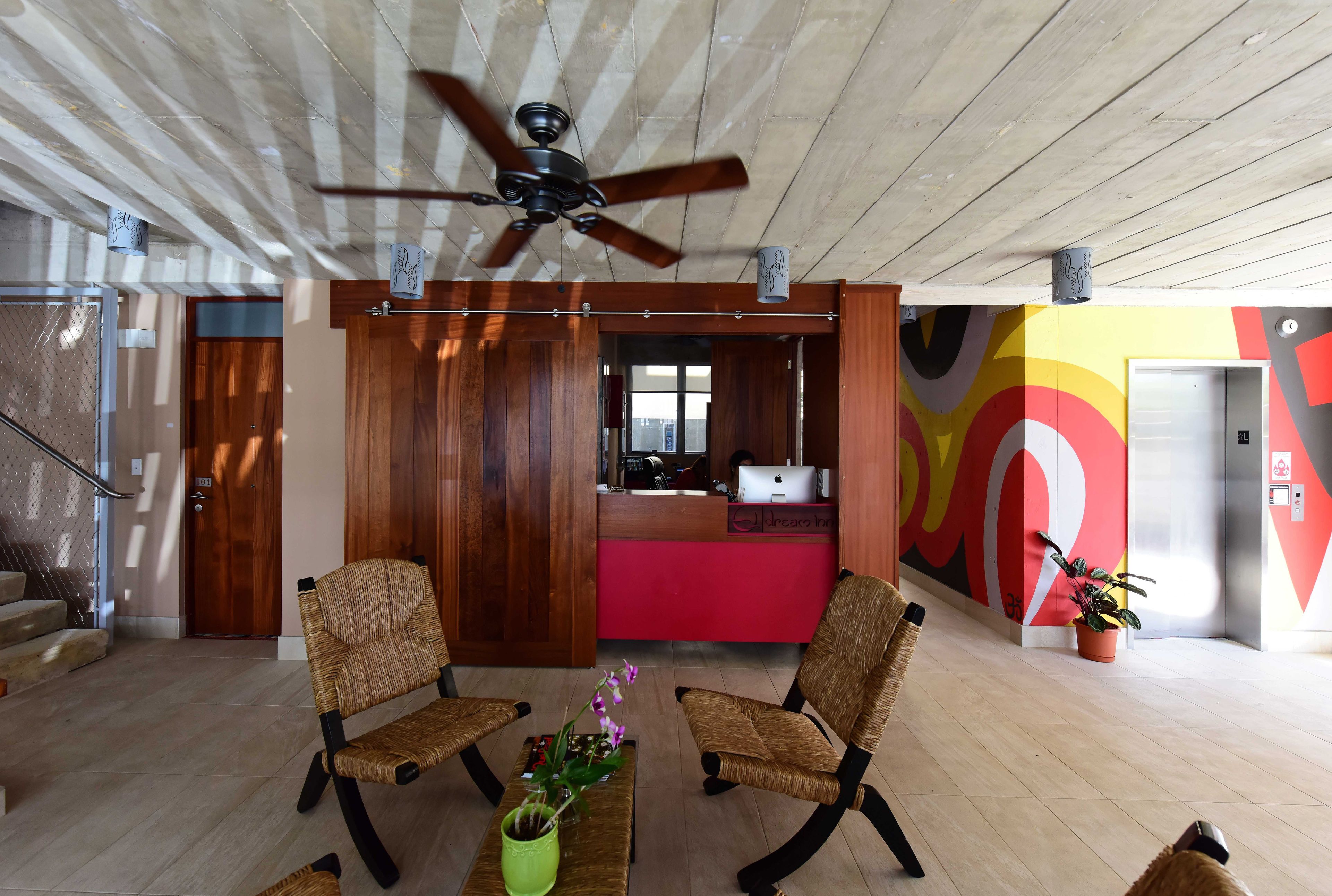 Mostrador para check-in y check-out