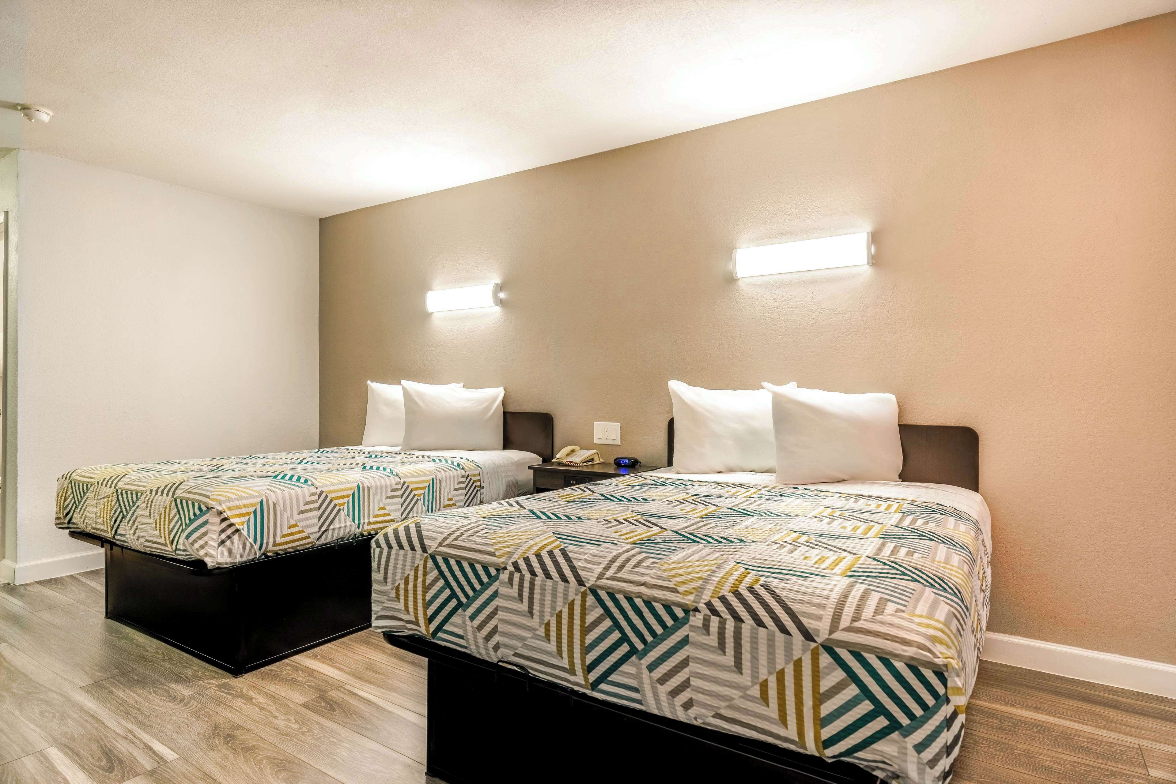 Skrivebord, gratis Wi-Fi, sengetøj