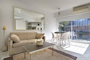 LCD TV - TGC Inn (Buenos Aires)