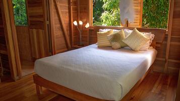 Villa, 2 soverom (near the beach) | 1 soverom, sengetøy av topp kvalitet, skrivebord og wi-fi (inkludert)