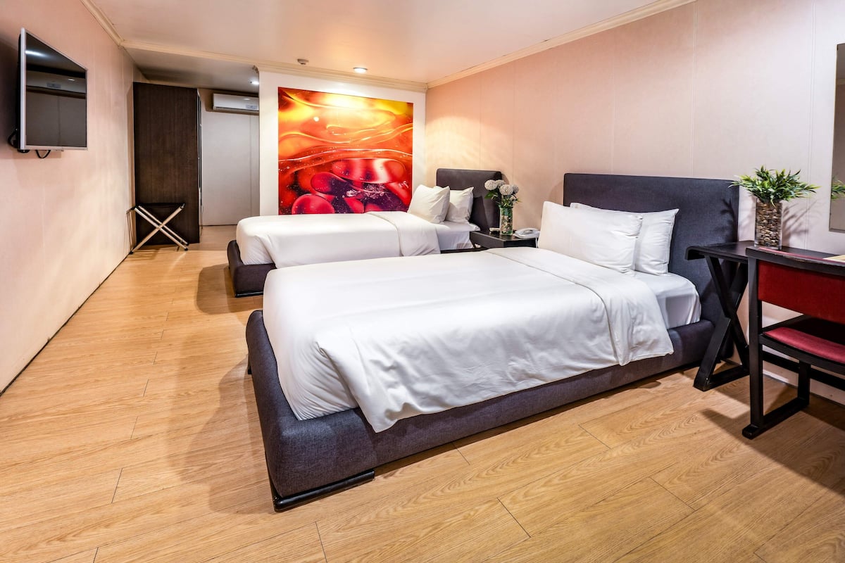 Standard Twin Room | Desk, free WiFi, bed sheets