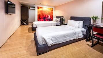 Standard Twin Room | Desk, free WiFi, bed sheets