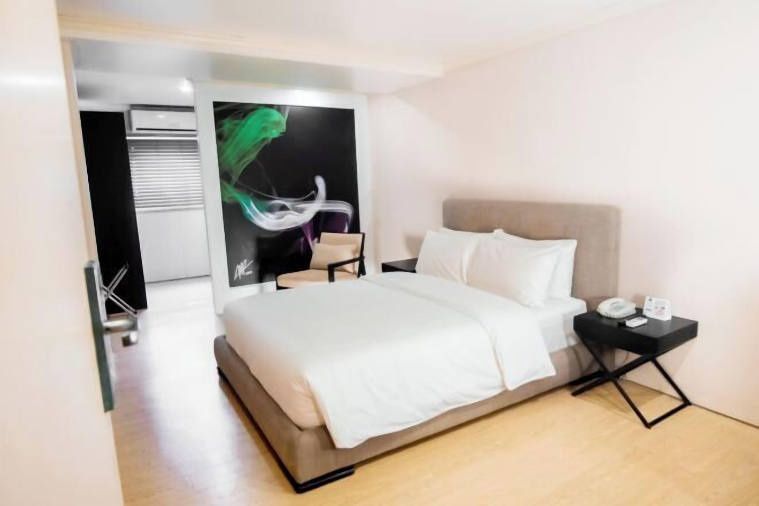 Desk, free WiFi, bed sheets