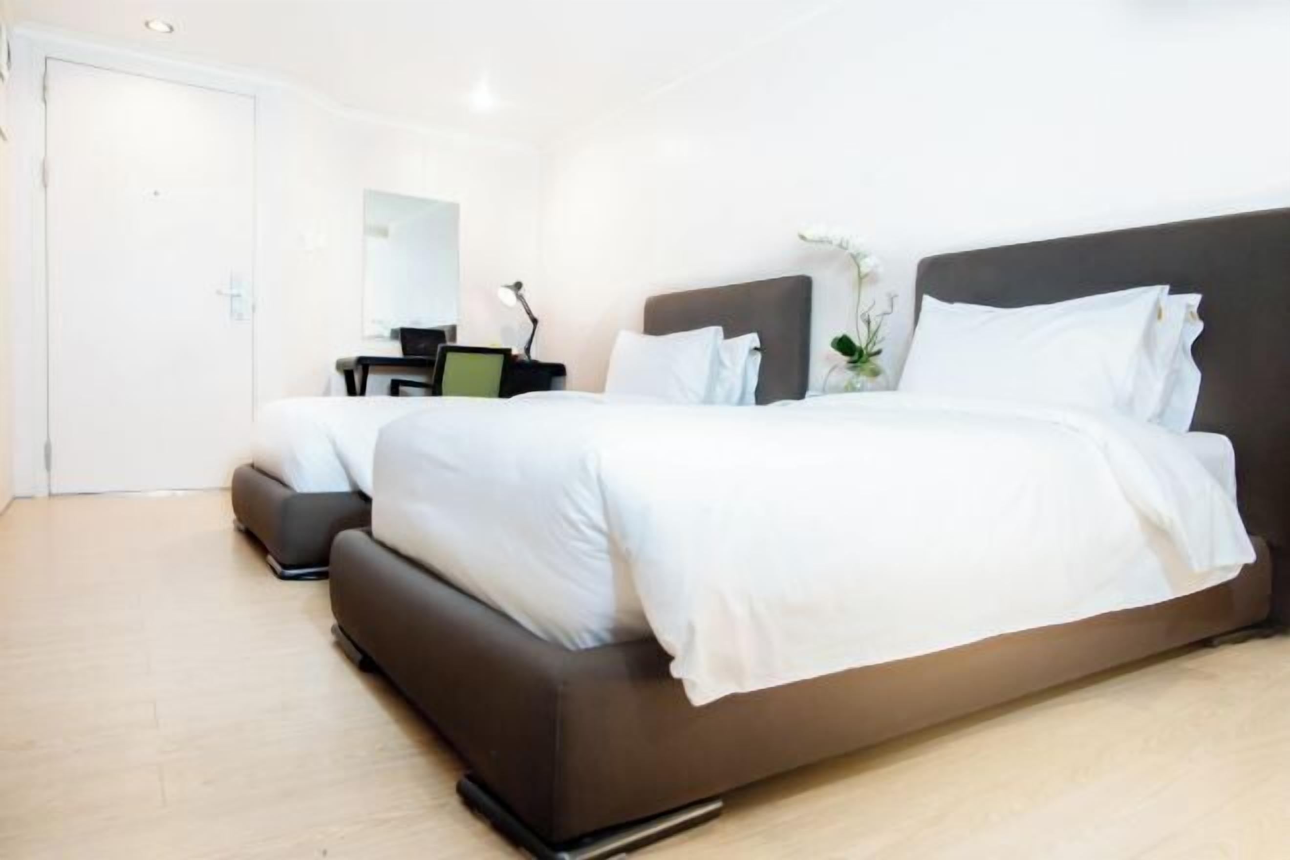 Desk, free WiFi, bed sheets