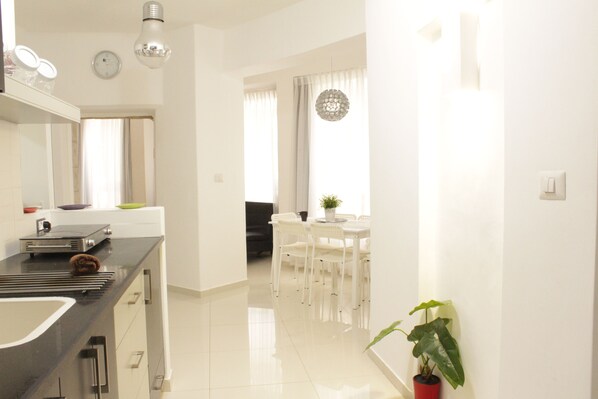 아파트, 침실 1개 | 거실 공간 | 평면 TV