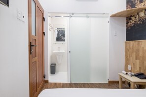 Single Room | Soundproofing, free WiFi, bed sheets - Beauty Guesthouse (Ho Chi Minh City)