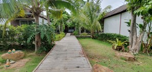 Terrace/patio - Isle Beach Resort (Krabi)