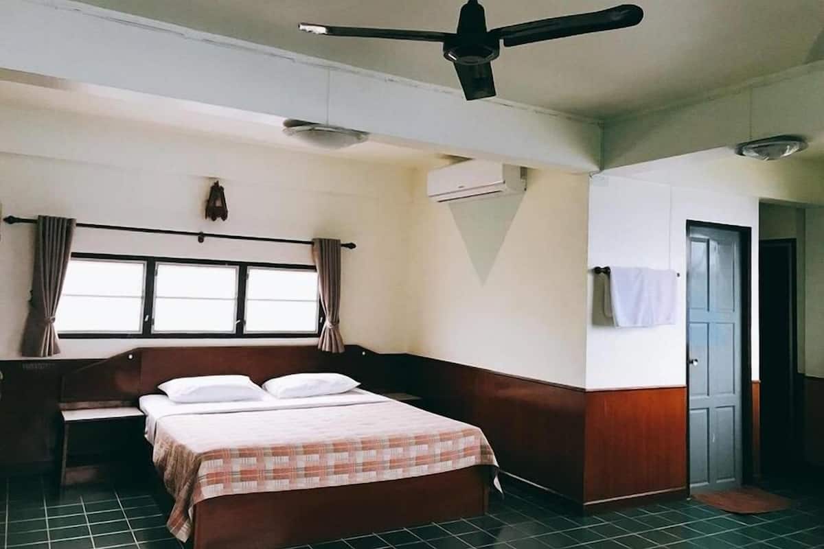 Habitación doble Premier | Escritorio, wifi gratis y ropa de cama