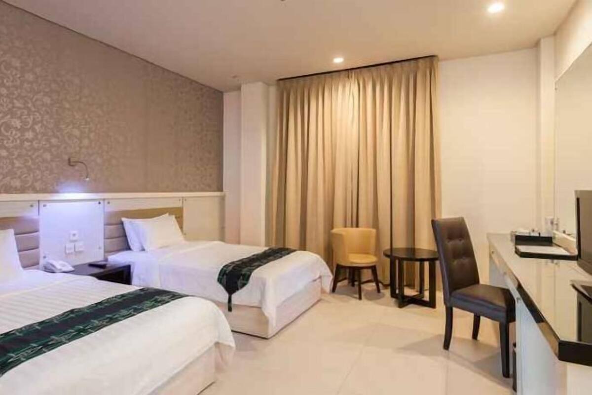 In-room safe, desk, iron/ironing board, rollaway beds