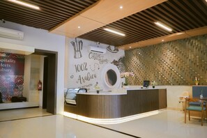 2 restaurants, serveren ontbijt, lunch, diner, Aziatische gerechten