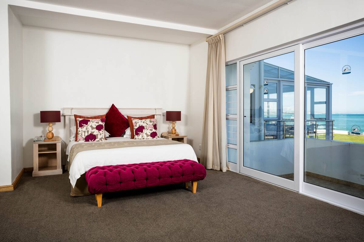 Ground Floor Luxury Sea Facing Room