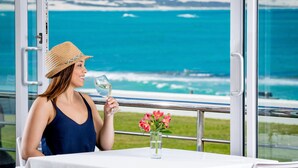 2 restaurants; breakfast, lunch and dinner served  - Arniston Spa Hotel (Arniston)