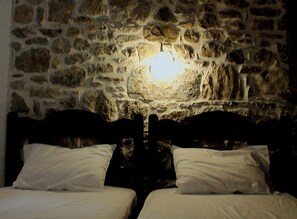 House, 2 Bedrooms, Mountain View | Premium bedding, in-room safe, iron/ironing board, rollaway beds