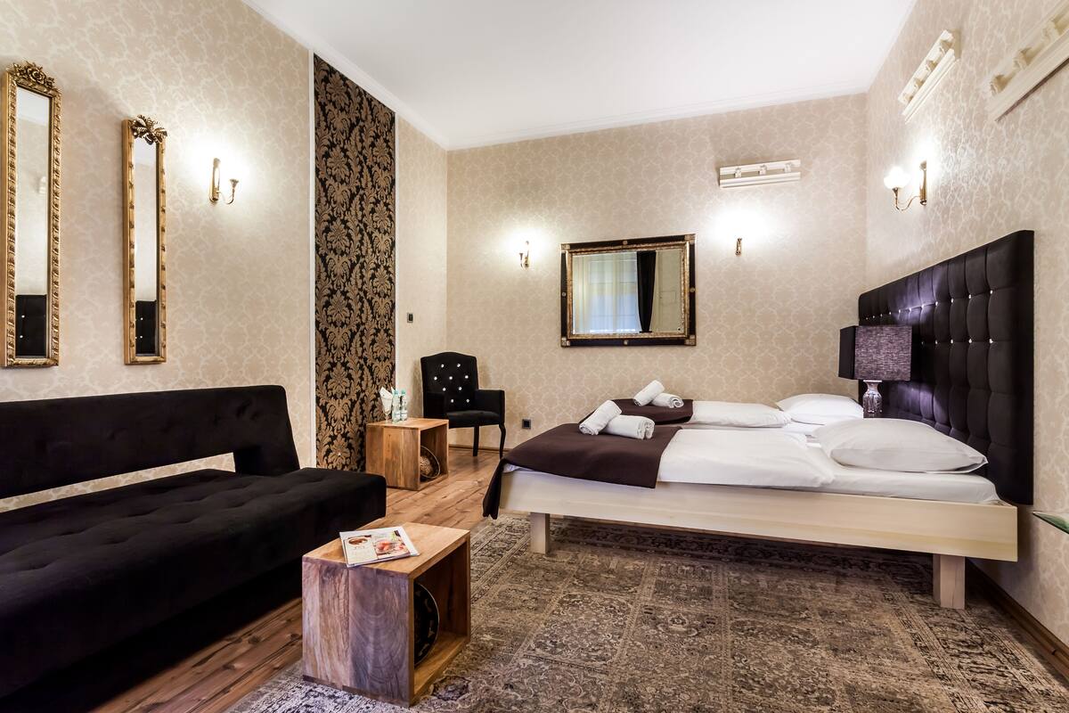 Deluxe Double Room, 2 Twin Beds | Premium bedding, soundproofing, iron/ironing board (on request)