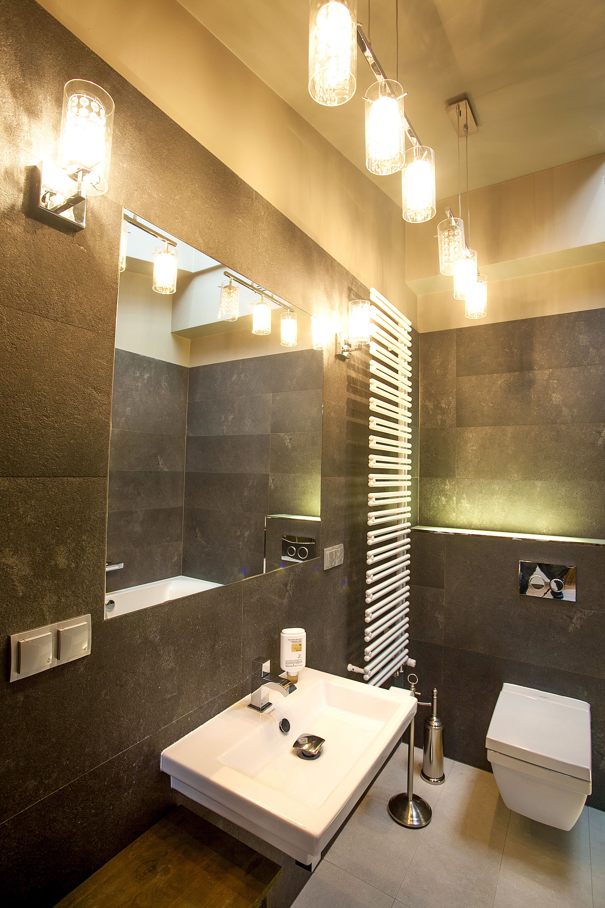 studio | bathroom | shower, free toiletries, hair dryer, slippers