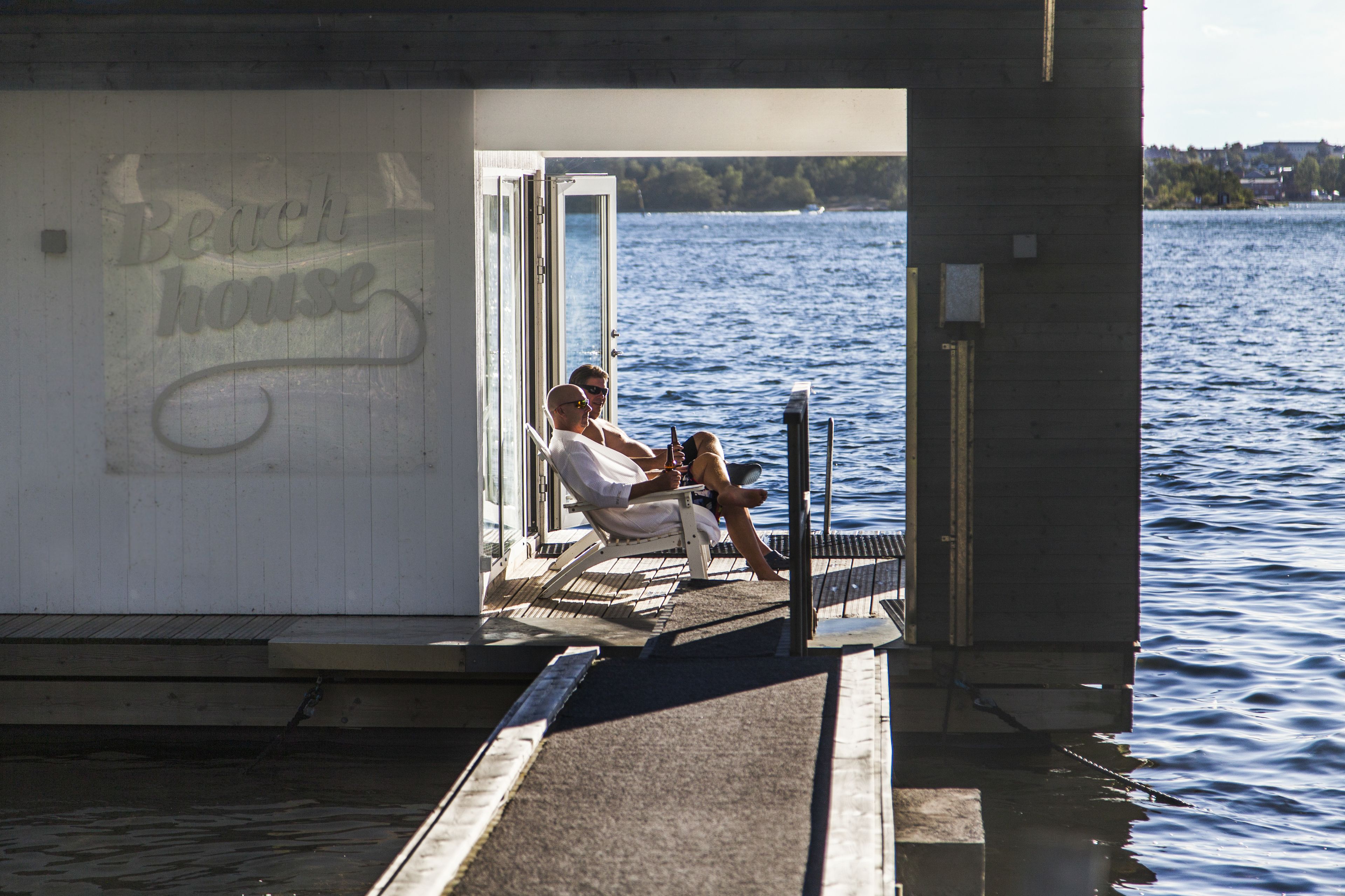 sauna, hot tub, steam room, body treatments, hot stone massages